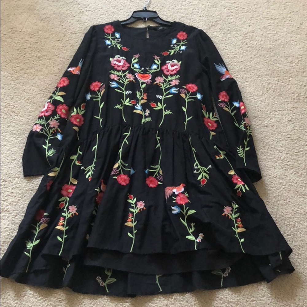 Zara embroidered dress size S